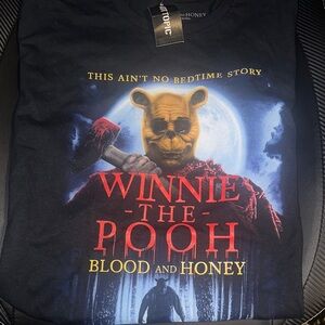 Hot Topic Black Winnie the Pooh Graphic Tee L